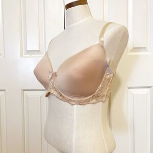 NWT! Frederick's of Hollywood Sarah Jane Lightly Lined Underwire Lace Trim Bra